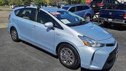 2016 Toyota Prius v Three