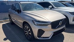 2025 Volvo XC60 B5 Plus Dark Theme