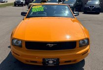 2007 Ford Mustang V6 Deluxe