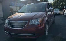 2015 Chrysler Town and Country Limited Platinum