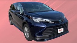 2023 Toyota Sienna LE 8-Passenger
