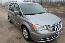 2016 Chrysler Town and Country Touring