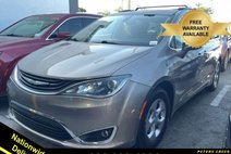 2017 Chrysler Pacifica Hybrid Premium