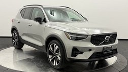 2025 Volvo XC40 B5 Ultra Dark Theme