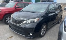 2014 Toyota Sienna SE 8-Passenger