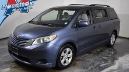 2015 Toyota Sienna LE 7-Passenger Auto Access Seat