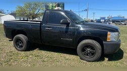 2007 Chevrolet Silverado 1500 Regular Cab Short Bed 4WD