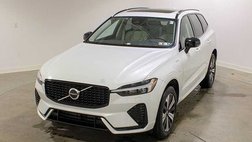 2025 Volvo XC60 T8 Core Dark Theme
