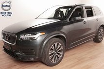 2022 Volvo XC90 T6 Momentum 7-Passenger