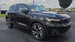 2024 Volvo XC40 B5 Plus Dark Theme