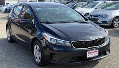 2017 Kia Forte5 LX