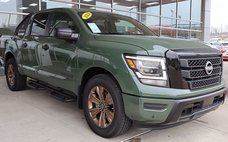 2024 Nissan Titan SV