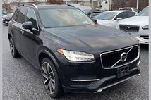 2018 Volvo XC90 T8 eAWD Momentum