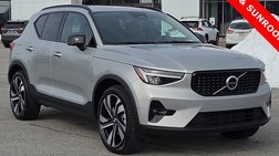 2025 Volvo XC40 B5 Plus Dark Theme