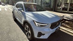 2025 Volvo XC40 B5 Plus Bright Theme