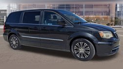 2014 Chrysler Town and Country S
