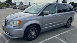 2013 Chrysler Town and Country S