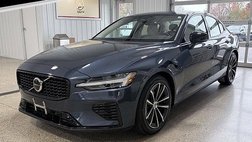 2024 Volvo S60 Recharge T8 Core Dark Theme