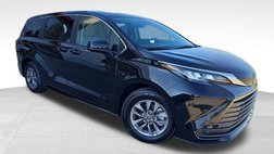 2024 Toyota Sienna LE 8-Passenger