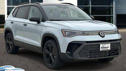 2026 Volkswagen Taos SE Black 4Motion