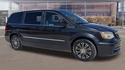 2014 Chrysler Town and Country S