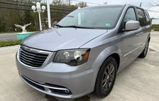 2014 Chrysler Town and Country S