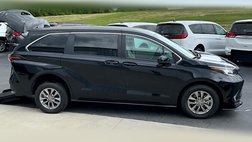 2023 Toyota Sienna LE 8-Passenger