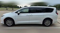 2022 Chrysler Voyager LX