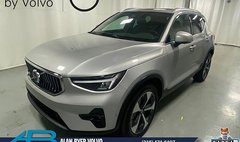 2025 Volvo XC40 B5 Plus Bright Theme