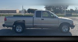 2002 Chevrolet S-10 Base