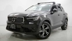 2023 Volvo XC40 B5 Plus Bright Theme