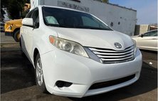 2016 Toyota Sienna LE