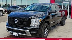 2022 Nissan Titan SV