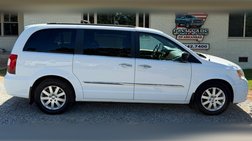 2016 Chrysler Town and Country Touring