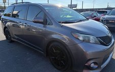 2014 Toyota Sienna SE 8-Passenger