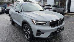 2025 Volvo XC40 B5 Ultra Bright Theme