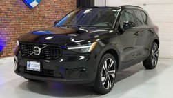 2025 Volvo XC40 B5 Plus Dark Theme