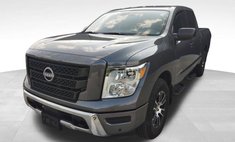 2023 Nissan Titan SV
