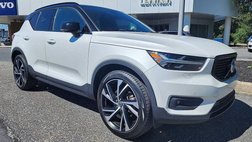 2022 Volvo XC40 T5 R-Design