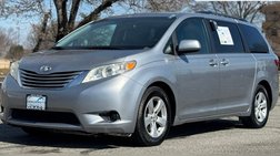 2017 Toyota Sienna LE 7-Passenger Auto Access Seat