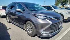2023 Toyota Sienna XLE 8-Passenger