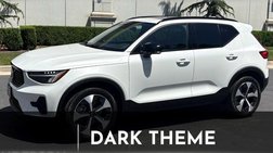 2024 Volvo XC40 B5 Core Dark Theme