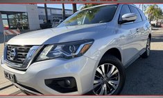2020 Nissan Pathfinder SV