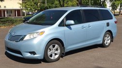 2017 Toyota Sienna LE 7-Passenger Auto Access Sea